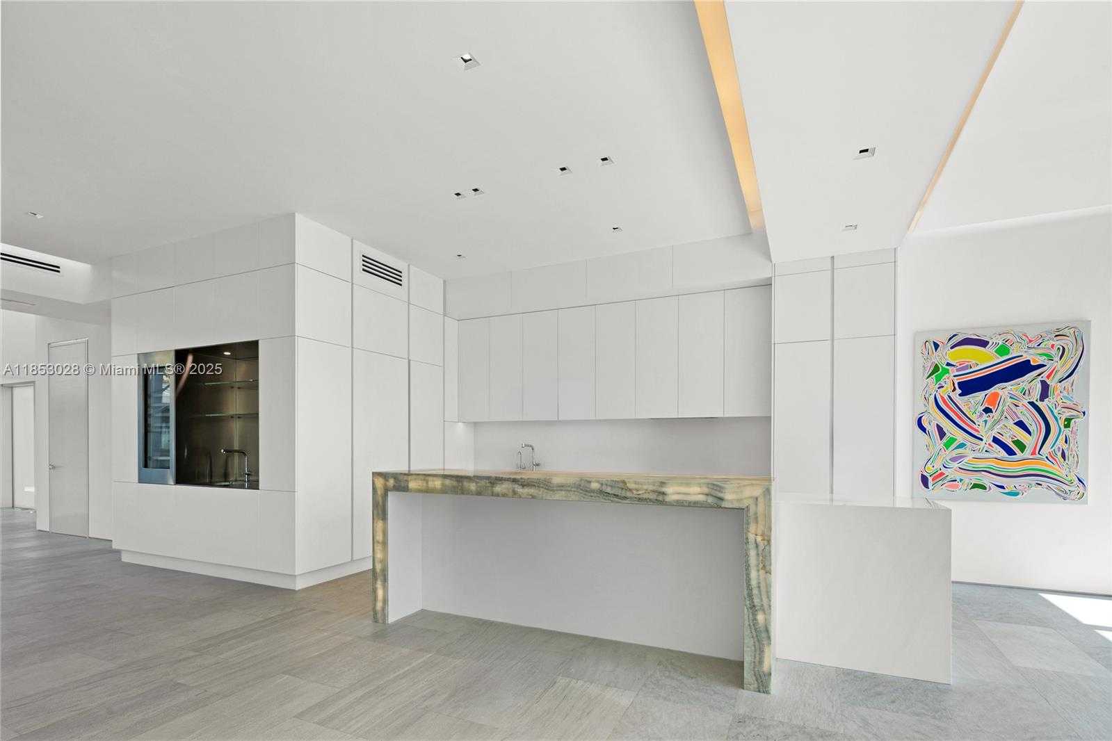 Small Image of 7815 ATLANTIC WAY, Miami Beach Number 9