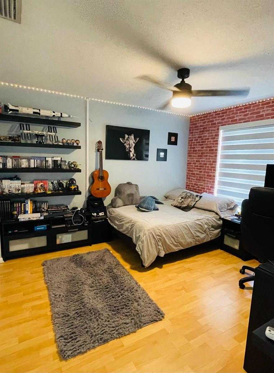 Small Image of 18336 NORTH WEST 6TH ST, Pembroke Pines Number 21