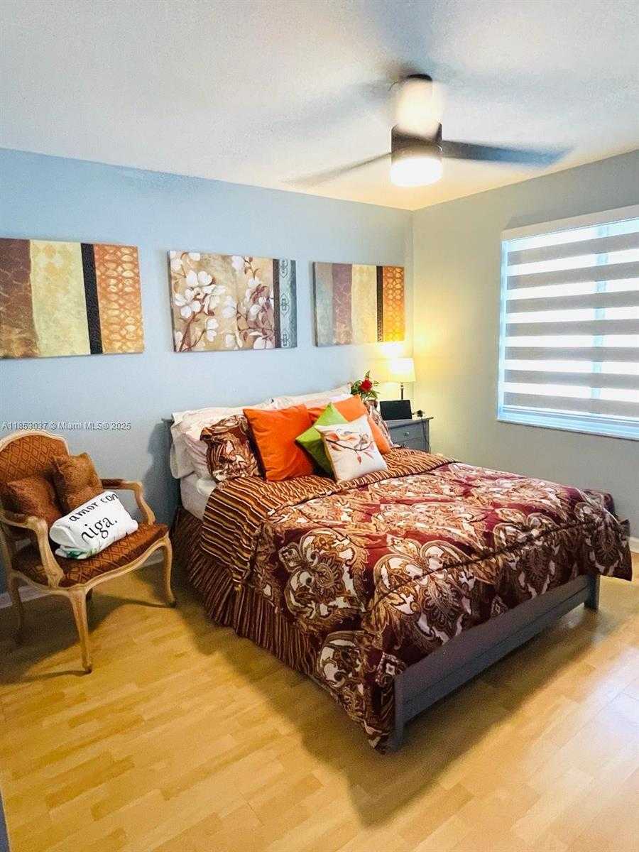 Small Image of 18336 NORTH WEST 6TH ST, Pembroke Pines Number 23