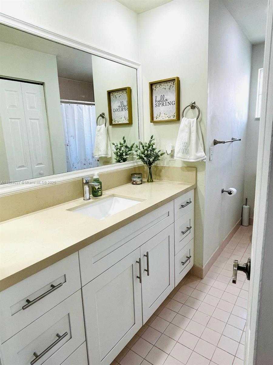 Small Image of 18336 NORTH WEST 6TH ST, Pembroke Pines Number 24