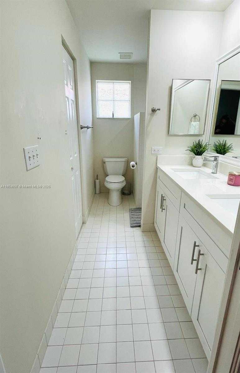 Small Image of 18336 NORTH WEST 6TH ST, Pembroke Pines Number 26