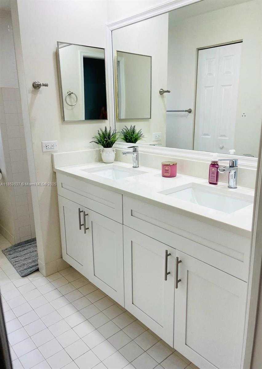 Small Image of 18336 NORTH WEST 6TH ST, Pembroke Pines Number 28