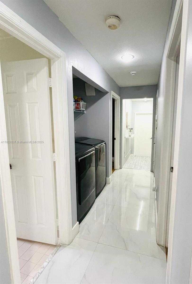 Small Image of 18336 NORTH WEST 6TH ST, Pembroke Pines Number 30