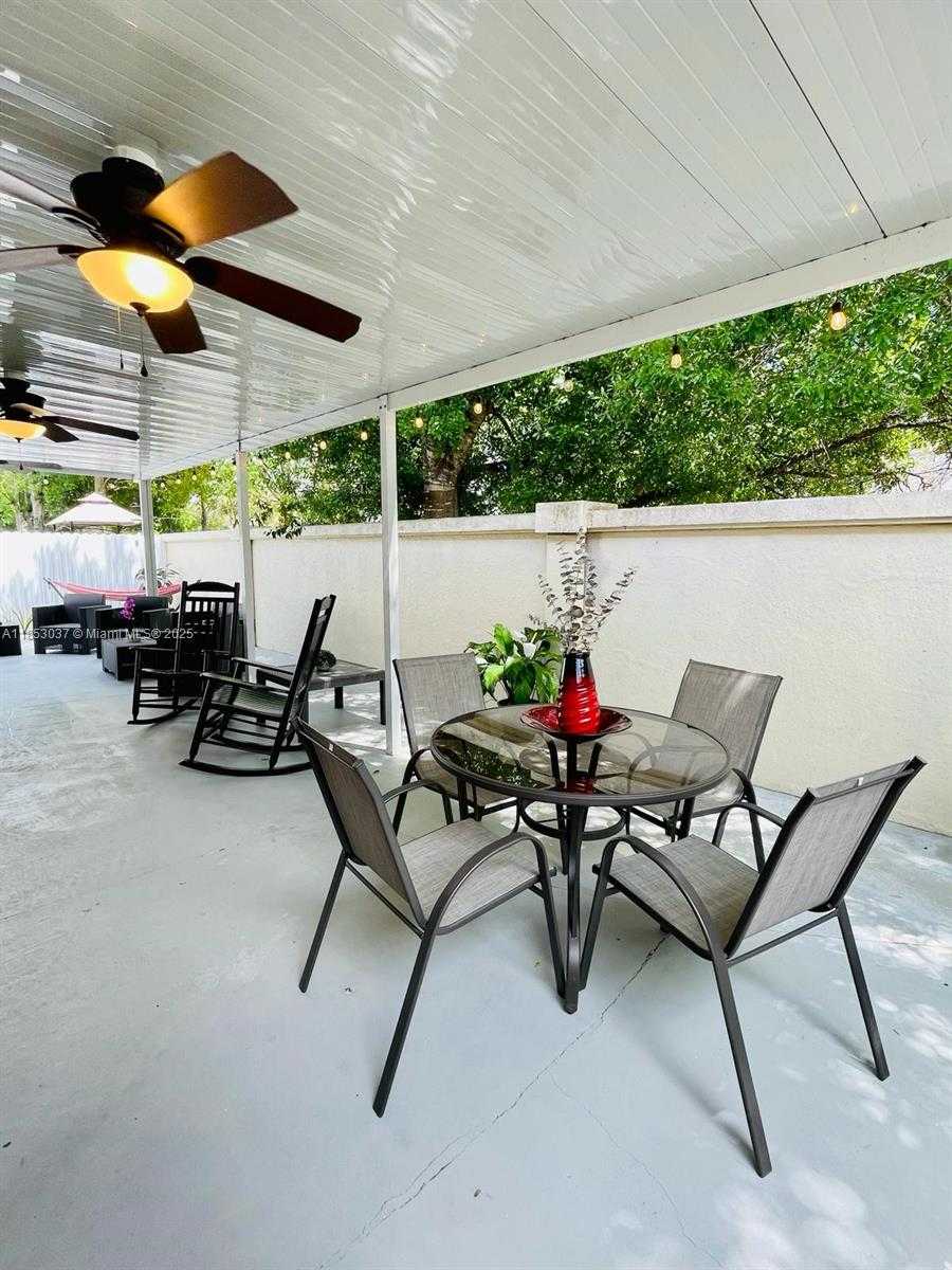 Small Image of 18336 NORTH WEST 6TH ST, Pembroke Pines Number 42