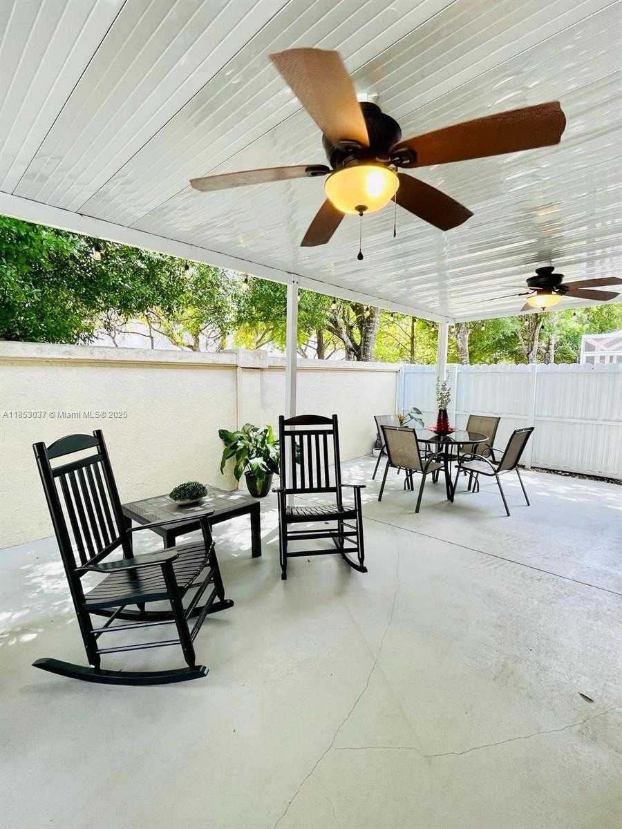 Small Image of 18336 NORTH WEST 6TH ST, Pembroke Pines Number 43