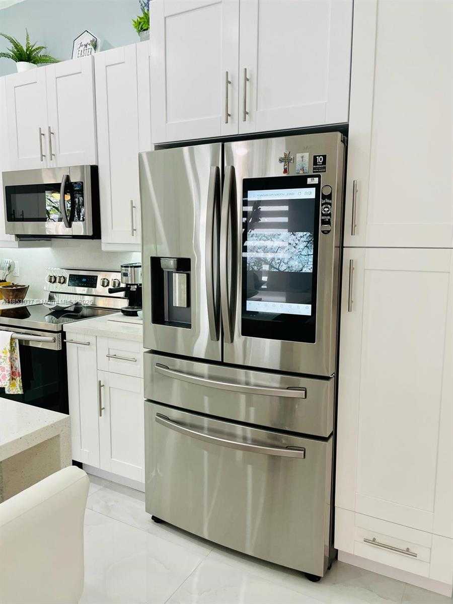 Small Image of 18336 NORTH WEST 6TH ST, Pembroke Pines Number 5