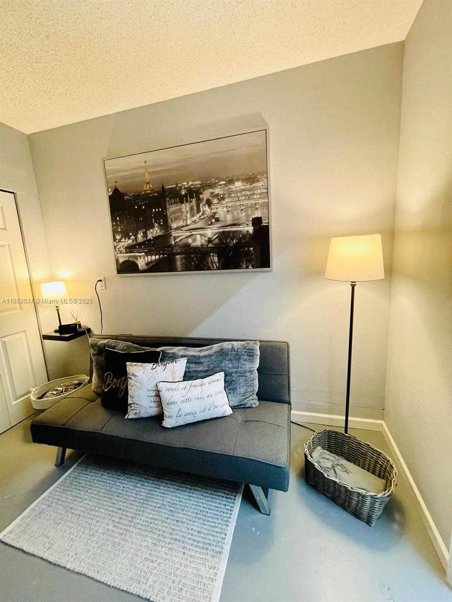 Small Image of 18336 NORTH WEST 6TH ST, Pembroke Pines Number 51