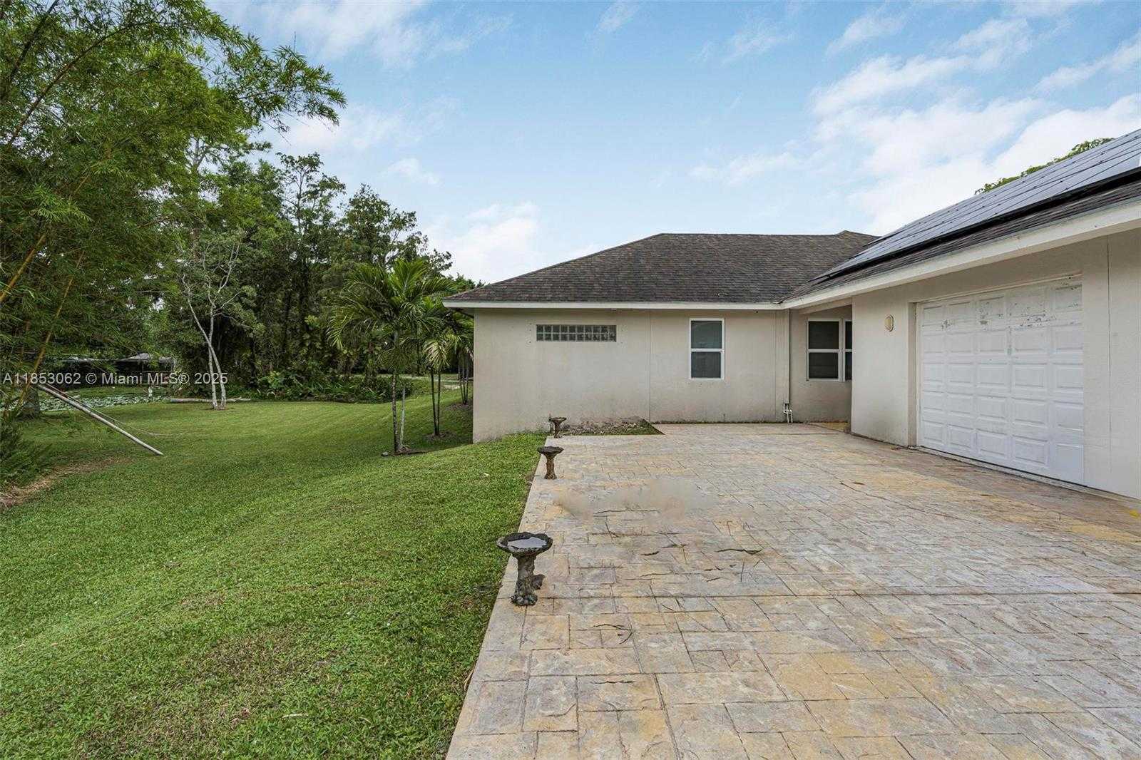 Small Image of 1640 C RD, Loxahatchee Number 95