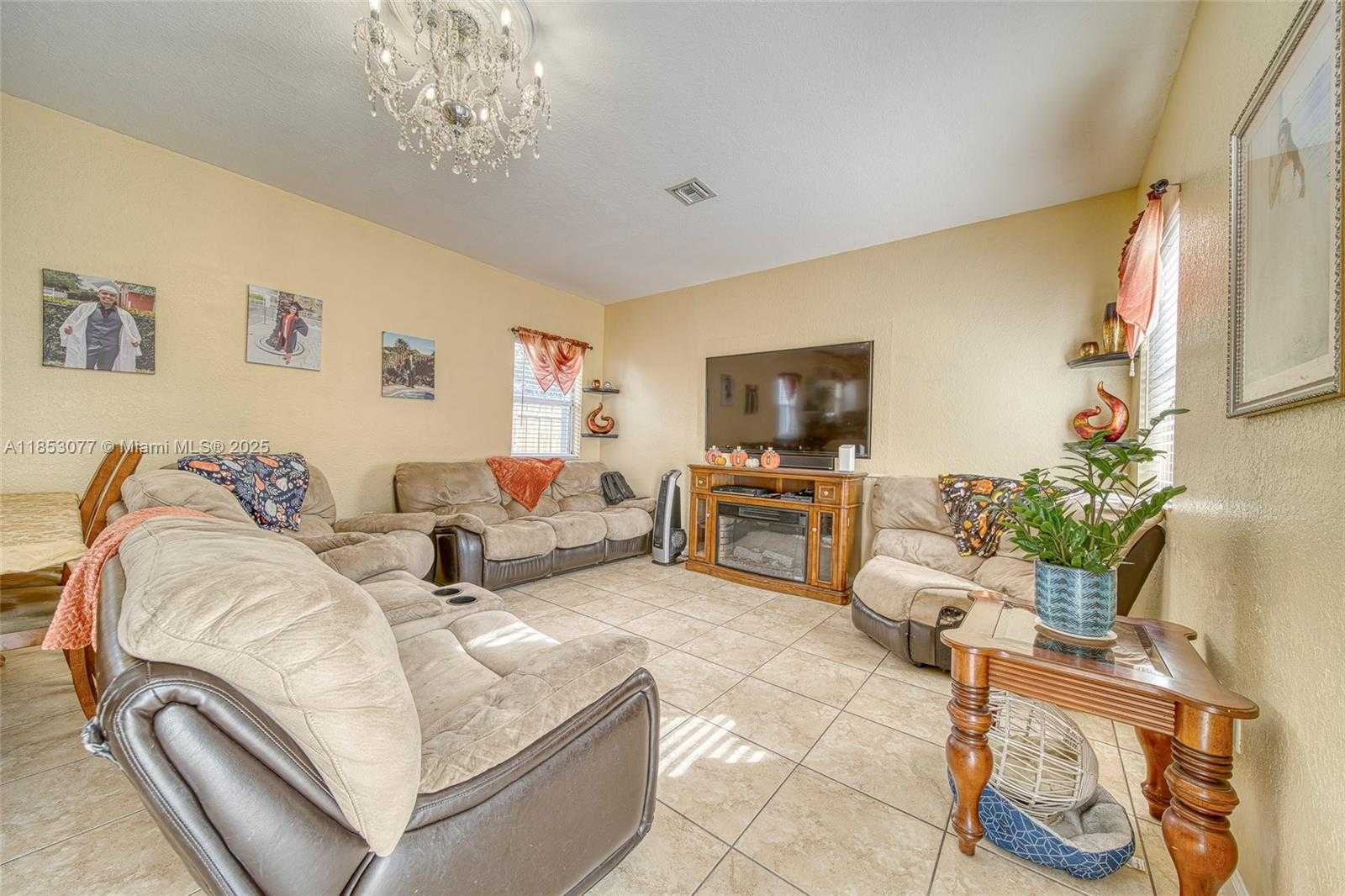 Small Image of 229 NORTH EAST 36 AVENUE RD, Homestead Number 12