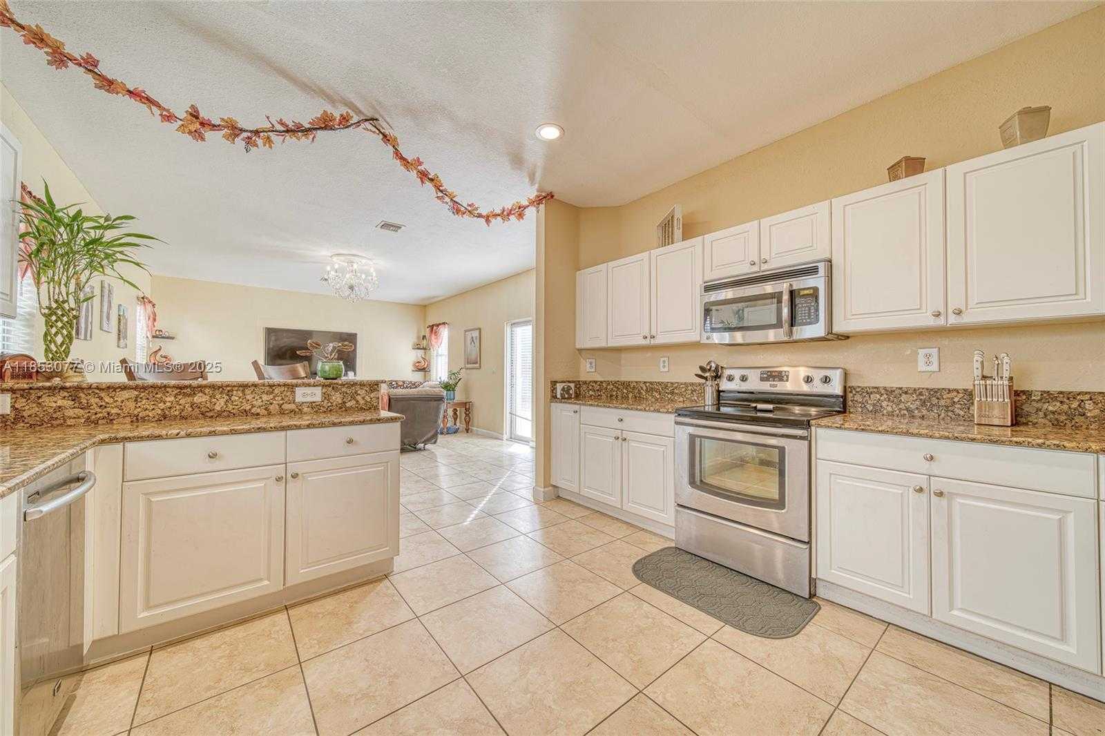 Small Image of 229 NORTH EAST 36 AVENUE RD, Homestead Number 19