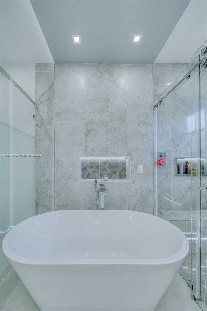 Small Image of 229 NORTH EAST 36 AVENUE RD, Homestead Number 32