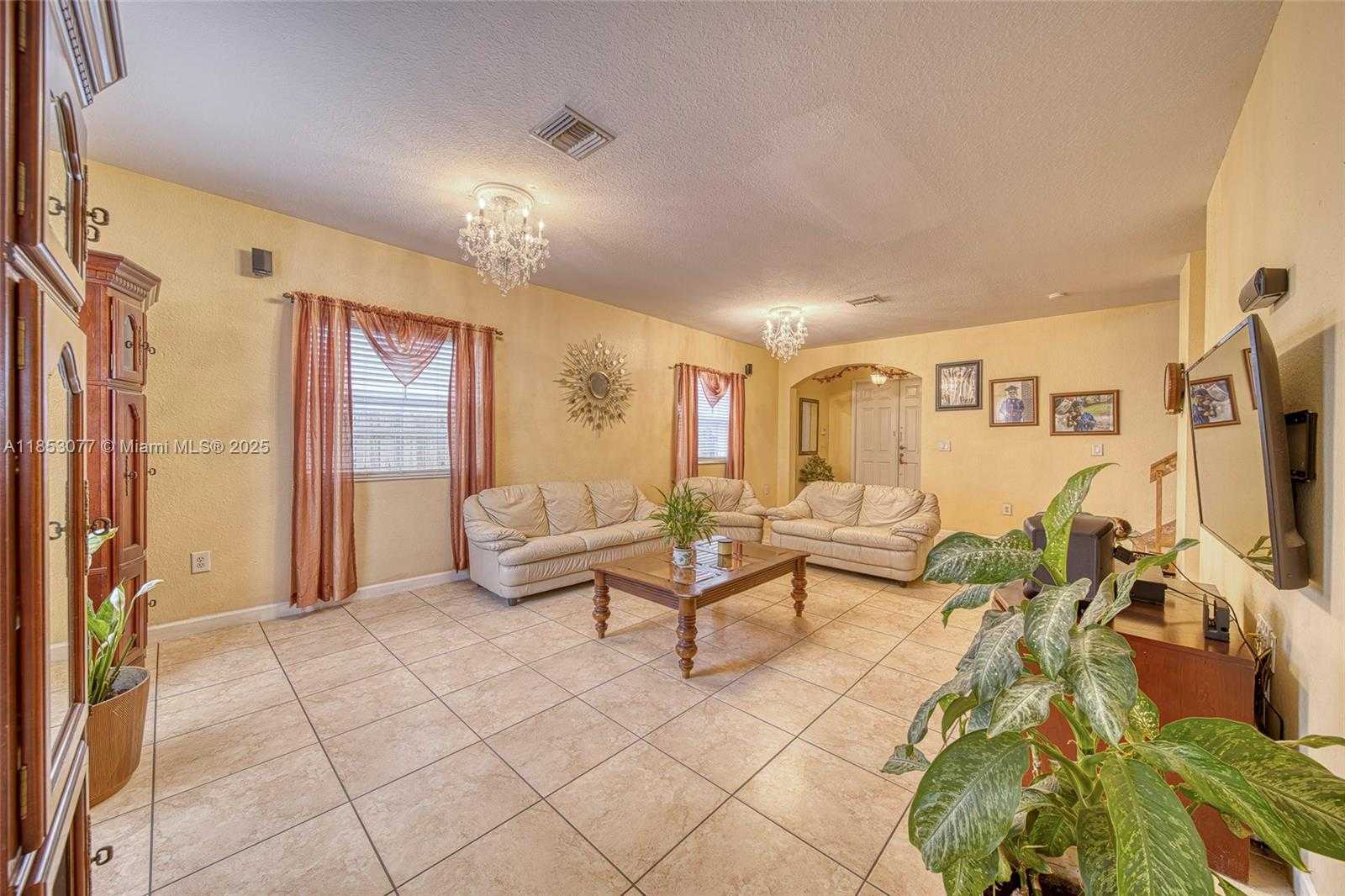 Small Image of 229 NORTH EAST 36 AVENUE RD, Homestead Number 7