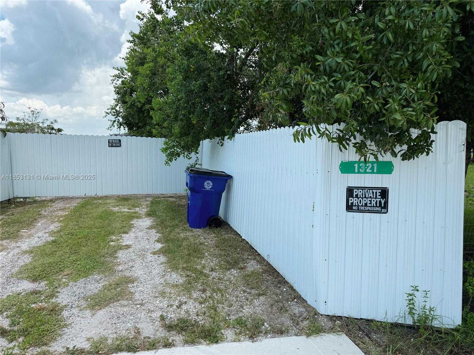 Small Image of 1321 BLUFF HAMMOCK RD, Lorida Number 3
