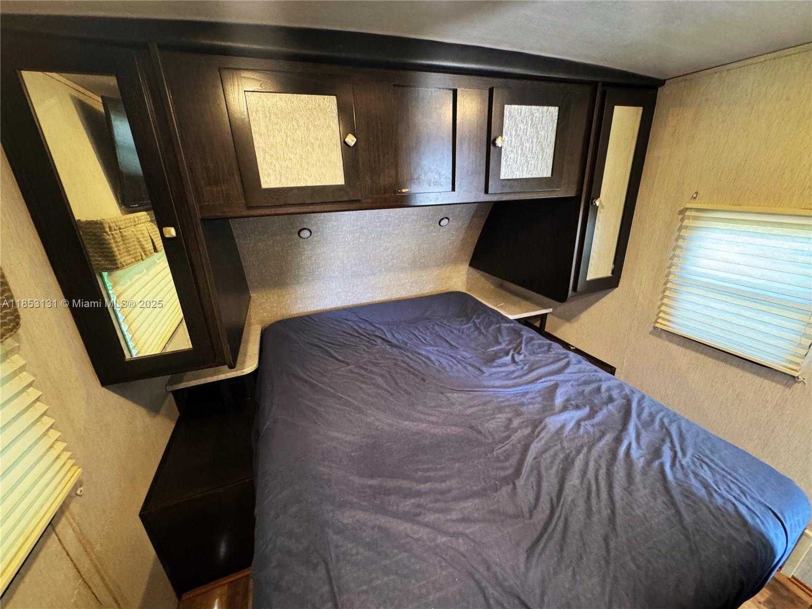 Small Image of 1321 BLUFF HAMMOCK RD, Lorida Number 31