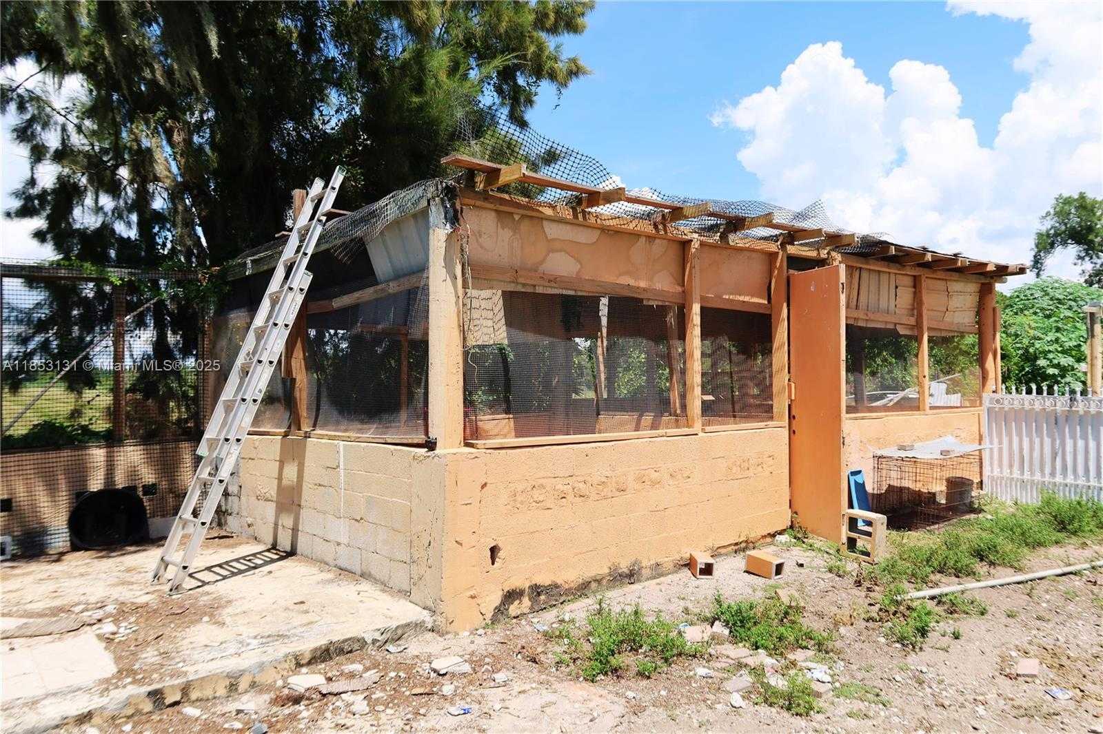 Small Image of 1321 BLUFF HAMMOCK RD, Lorida Number 37