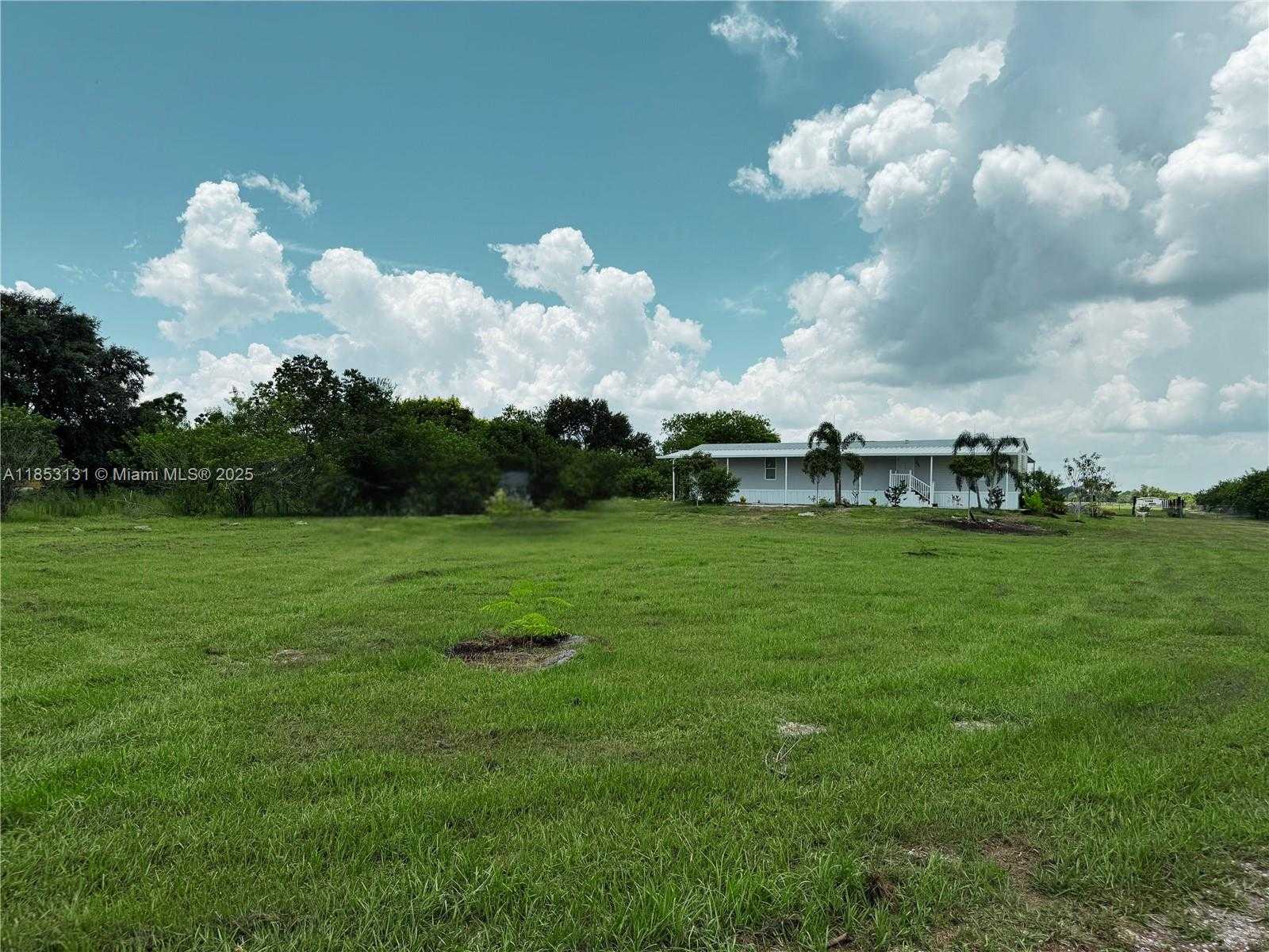 Small Image of 1321 BLUFF HAMMOCK RD, Lorida Number 4
