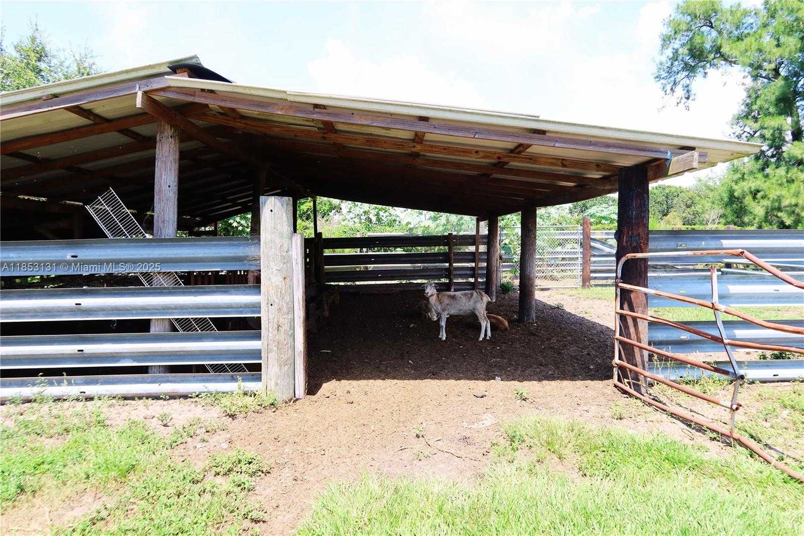 Small Image of 1321 BLUFF HAMMOCK RD, Lorida Number 40