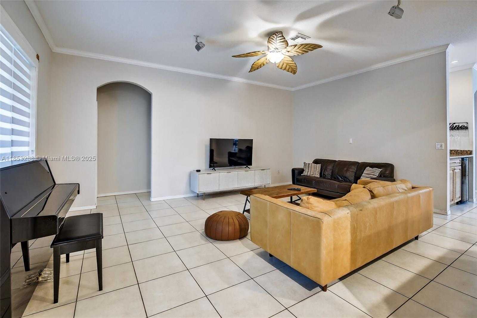Small Image of 19138 STONEBROOK ST, Weston Number 10