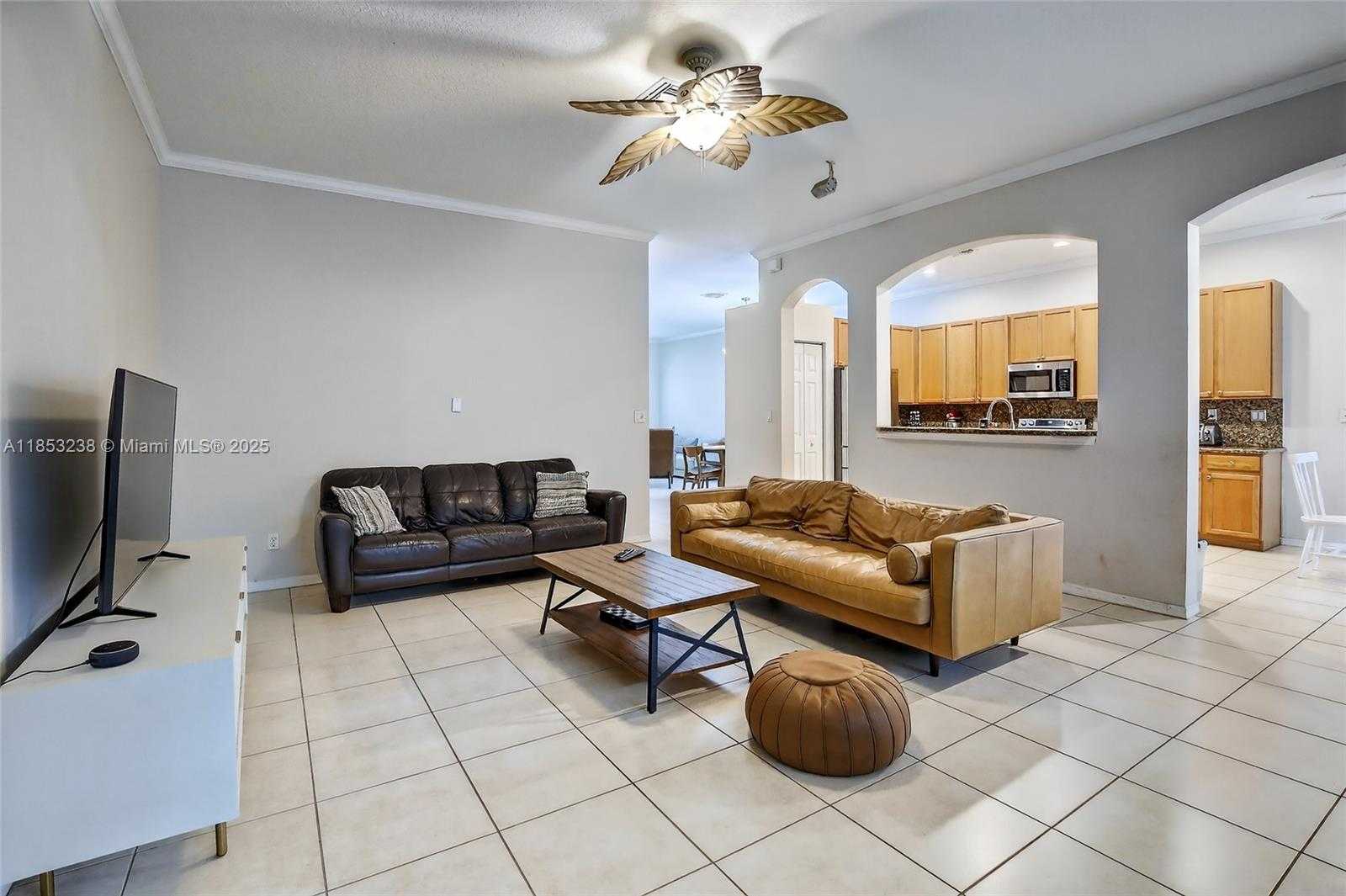 Small Image of 19138 STONEBROOK ST, Weston Number 11