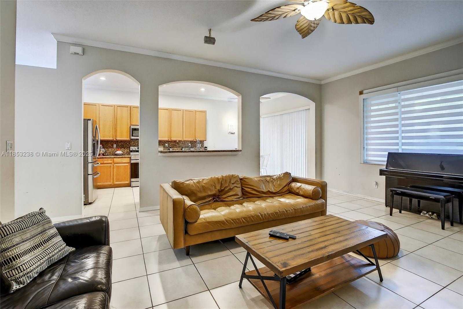 Small Image of 19138 STONEBROOK ST, Weston Number 12