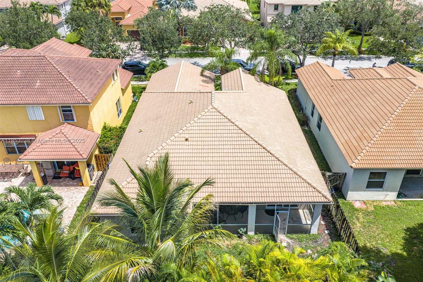 Small Image of 19138 STONEBROOK ST, Weston Number 2