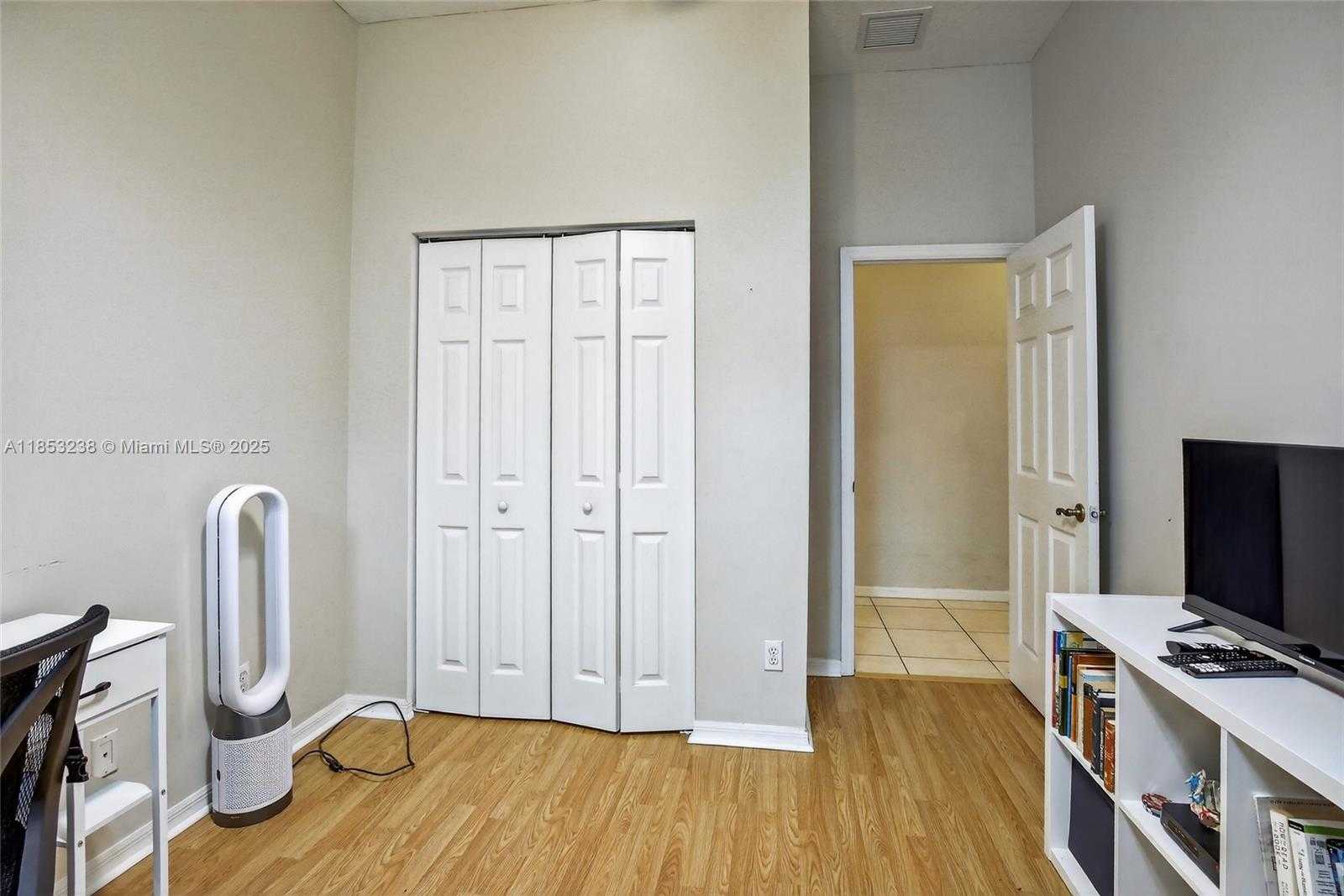 Small Image of 19138 STONEBROOK ST, Weston Number 25