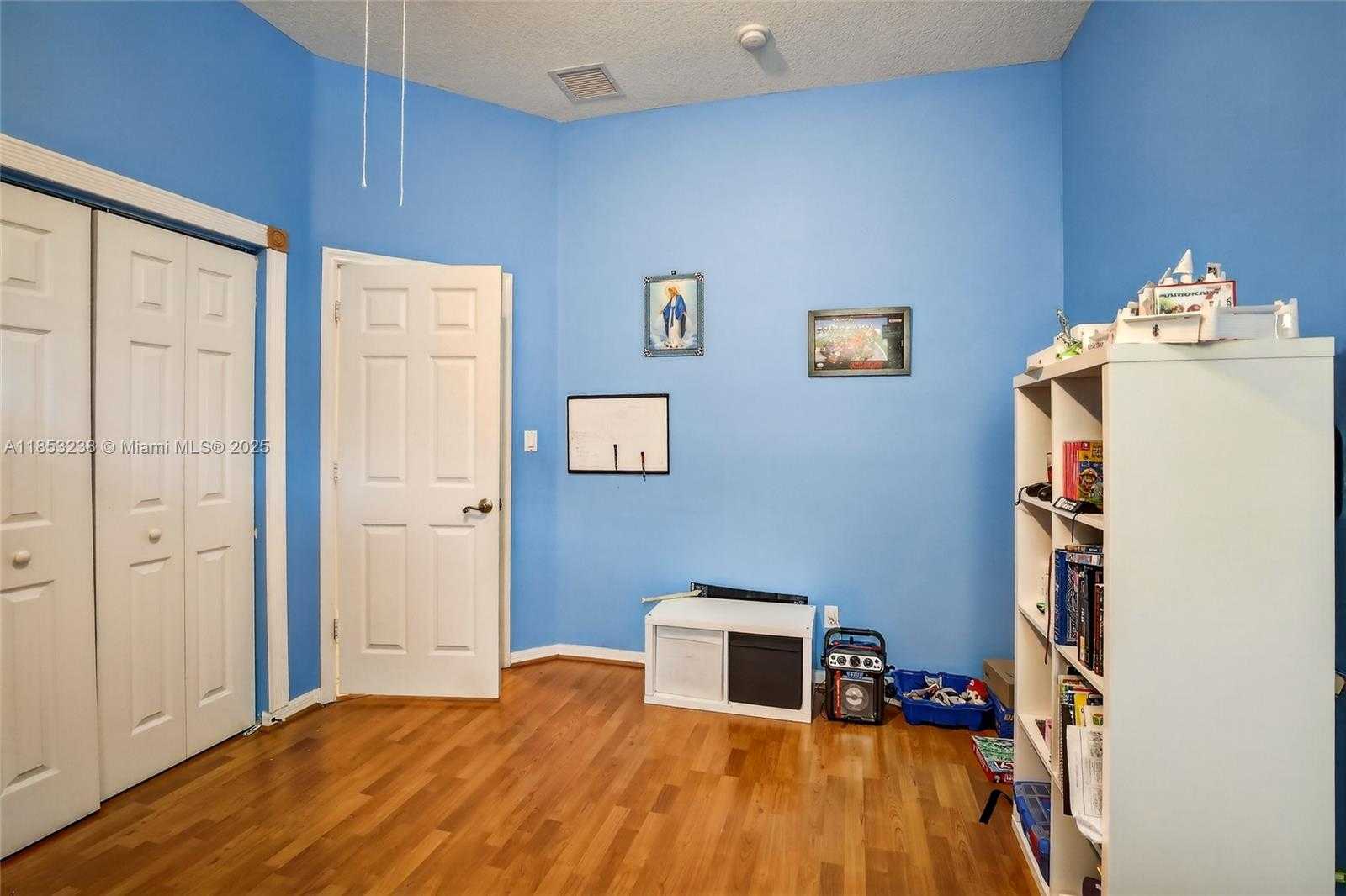 Small Image of 19138 STONEBROOK ST, Weston Number 27