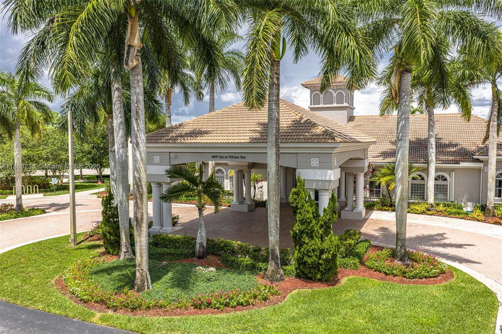 Small Image of 19138 STONEBROOK ST, Weston Number 39