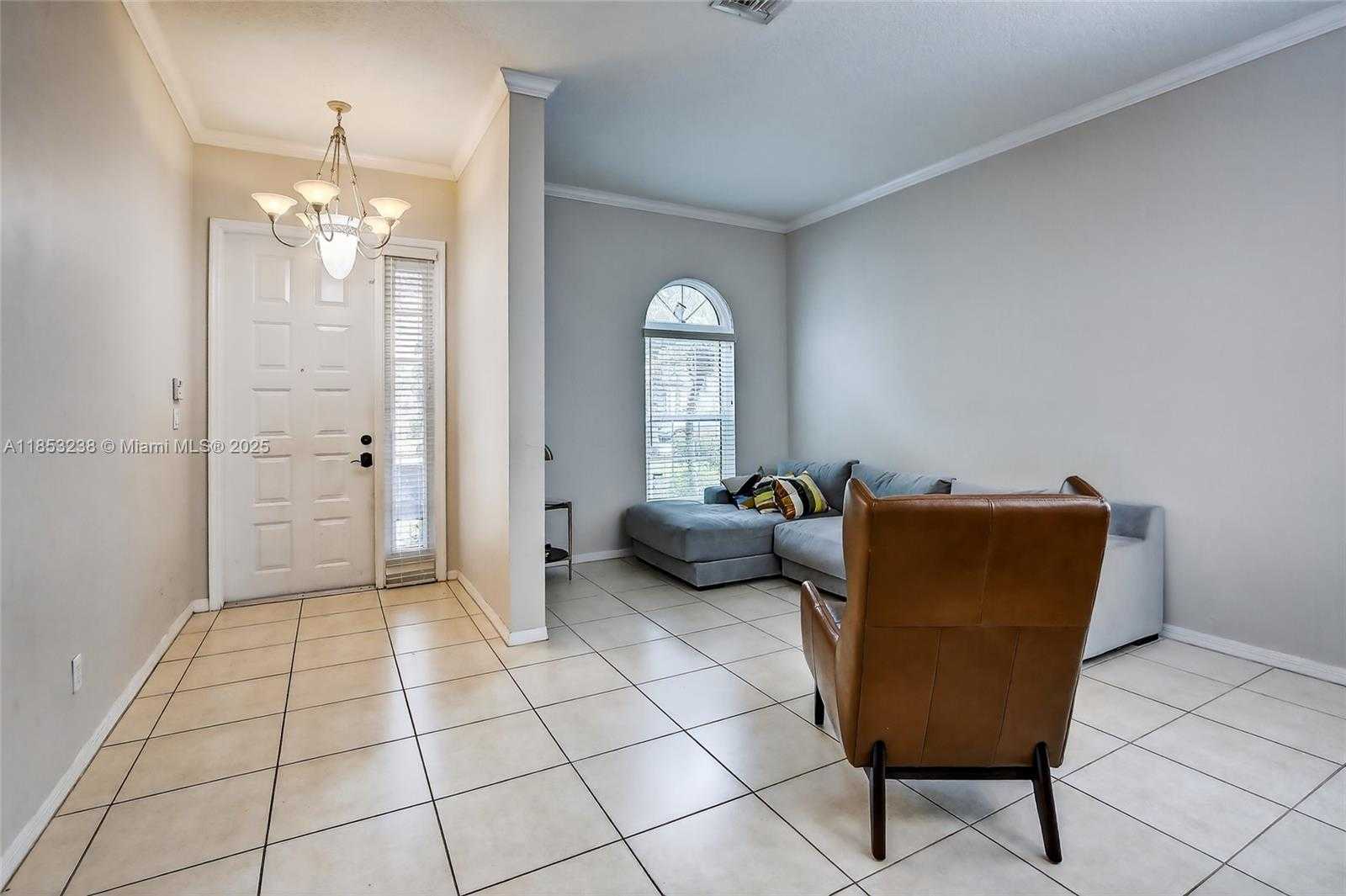 Small Image of 19138 STONEBROOK ST, Weston Number 4