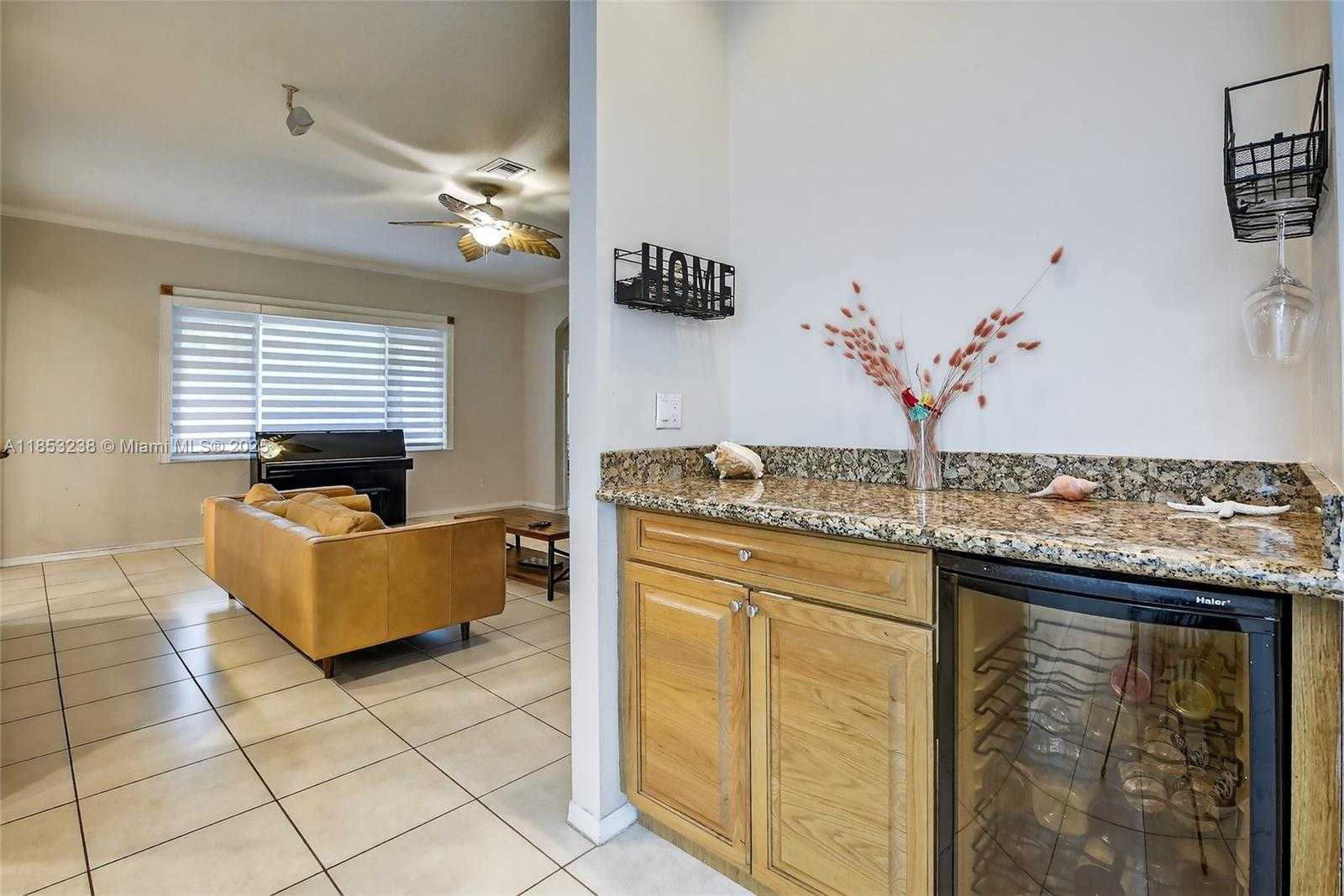 Small Image of 19138 STONEBROOK ST, Weston Number 8
