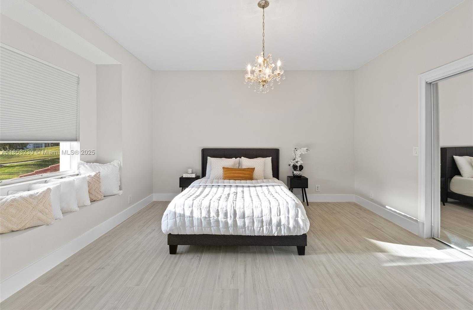 Small Image of 2438 POINCIANA CT, Weston Number 13