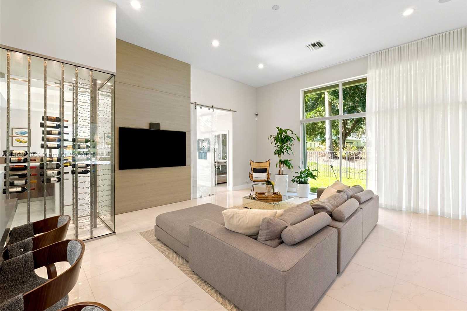 Small Image of 2438 POINCIANA CT, Weston Number 46