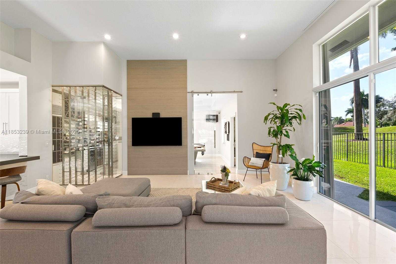 Small Image of 2438 POINCIANA CT, Weston Number 47