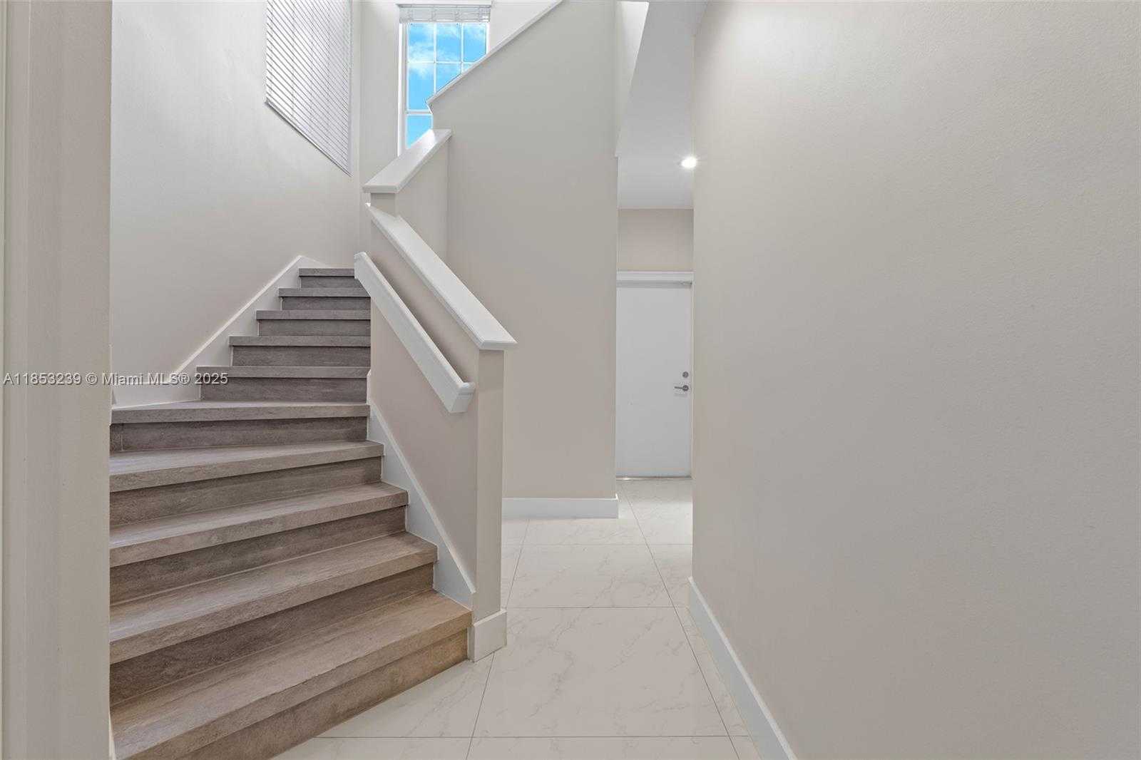 Small Image of 2438 POINCIANA CT, Weston Number 59