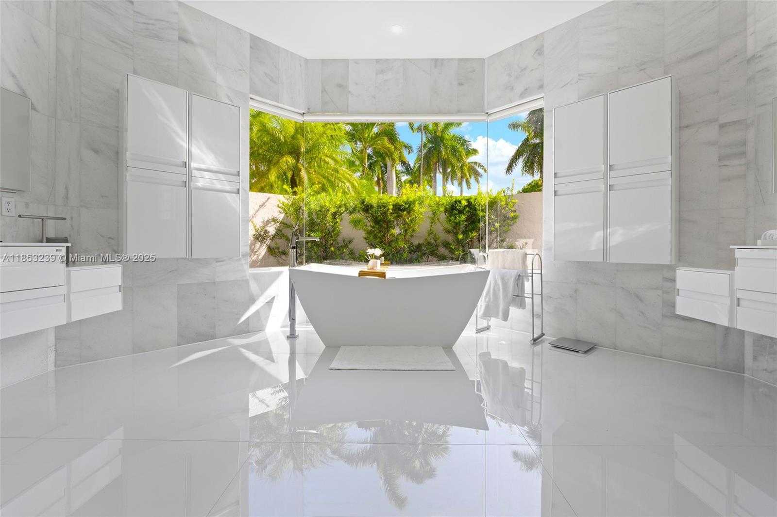 Small Image of 2438 POINCIANA CT, Weston Number 6