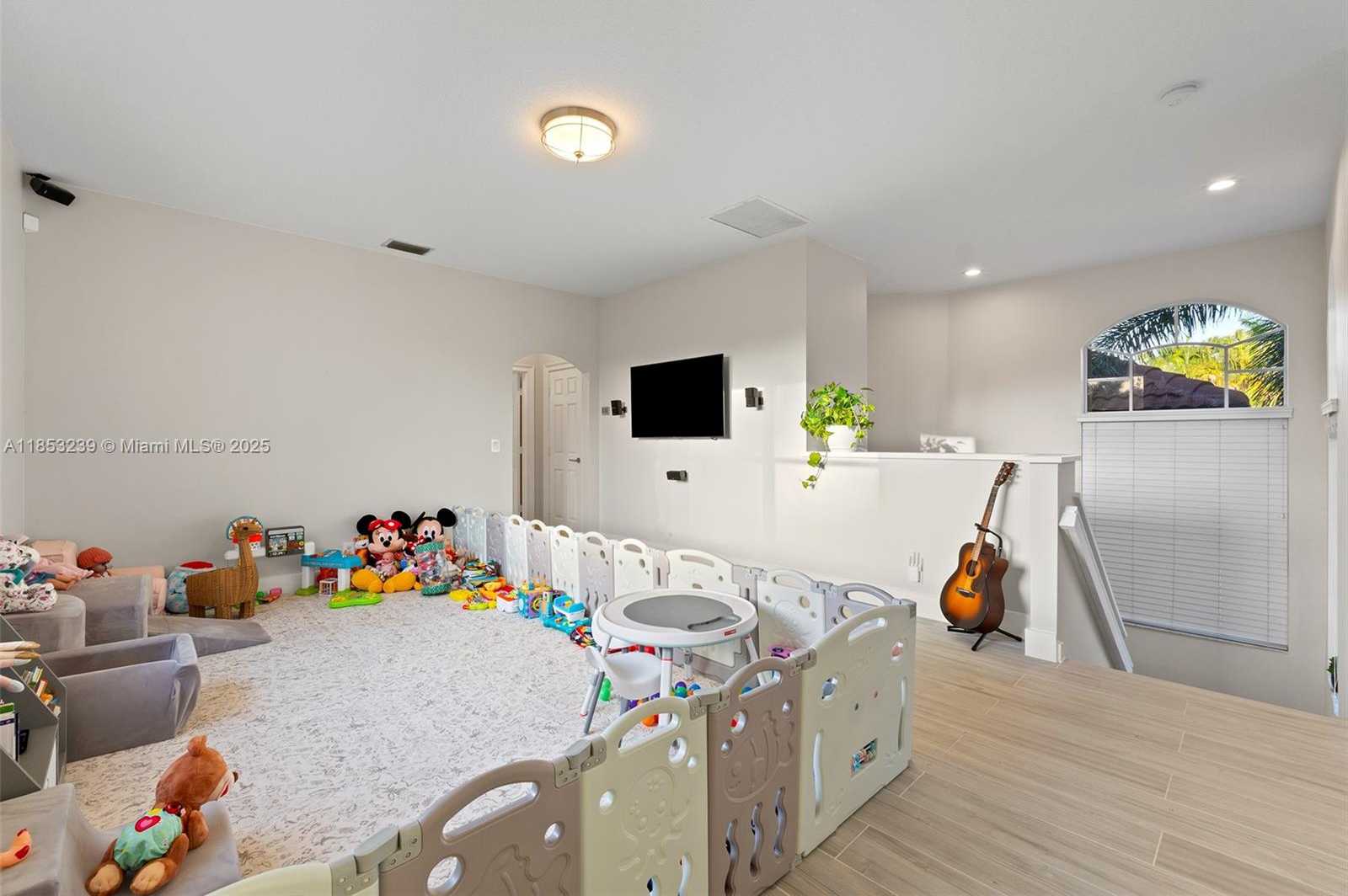 Small Image of 2438 POINCIANA CT, Weston Number 61