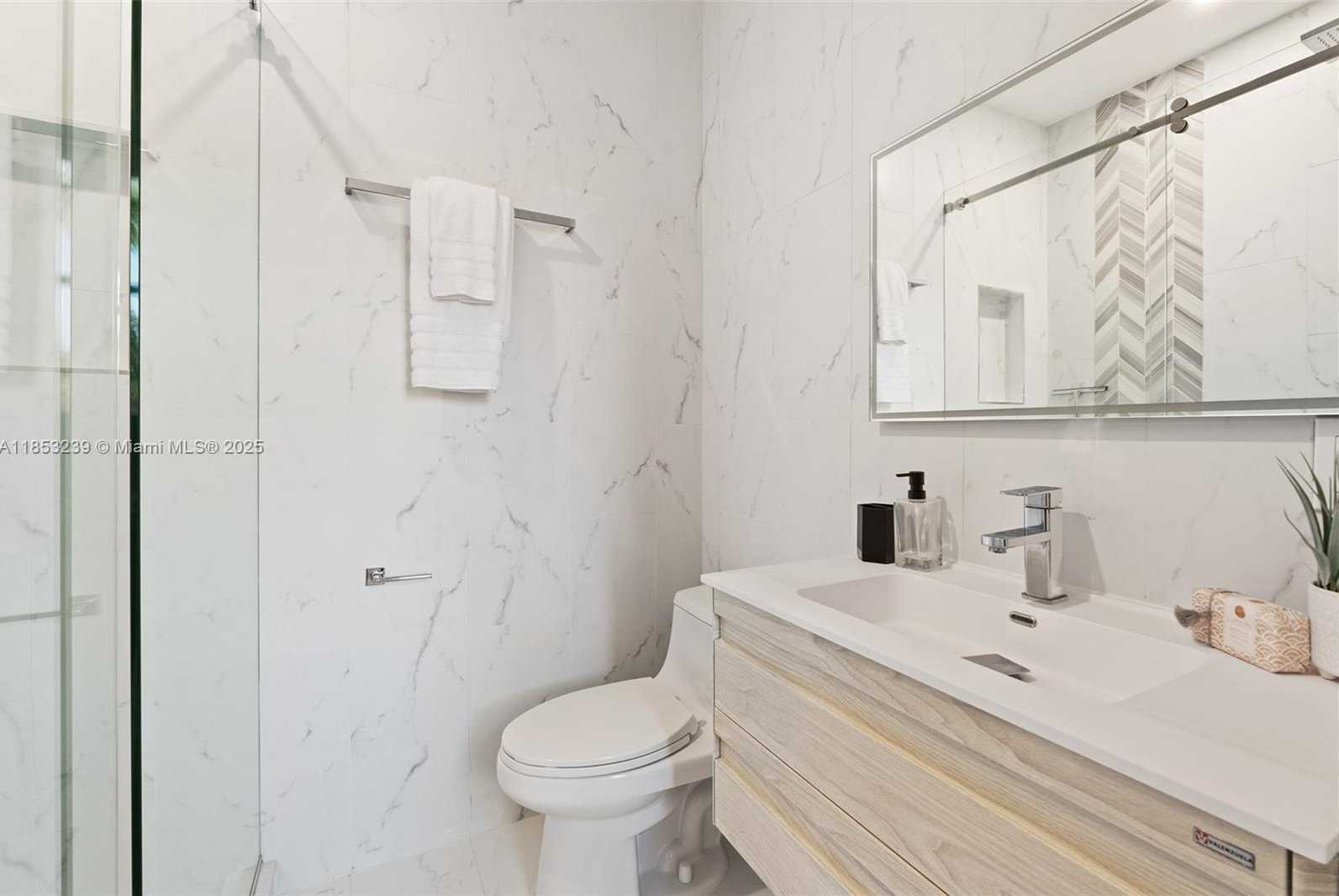 Small Image of 2438 POINCIANA CT, Weston Number 66