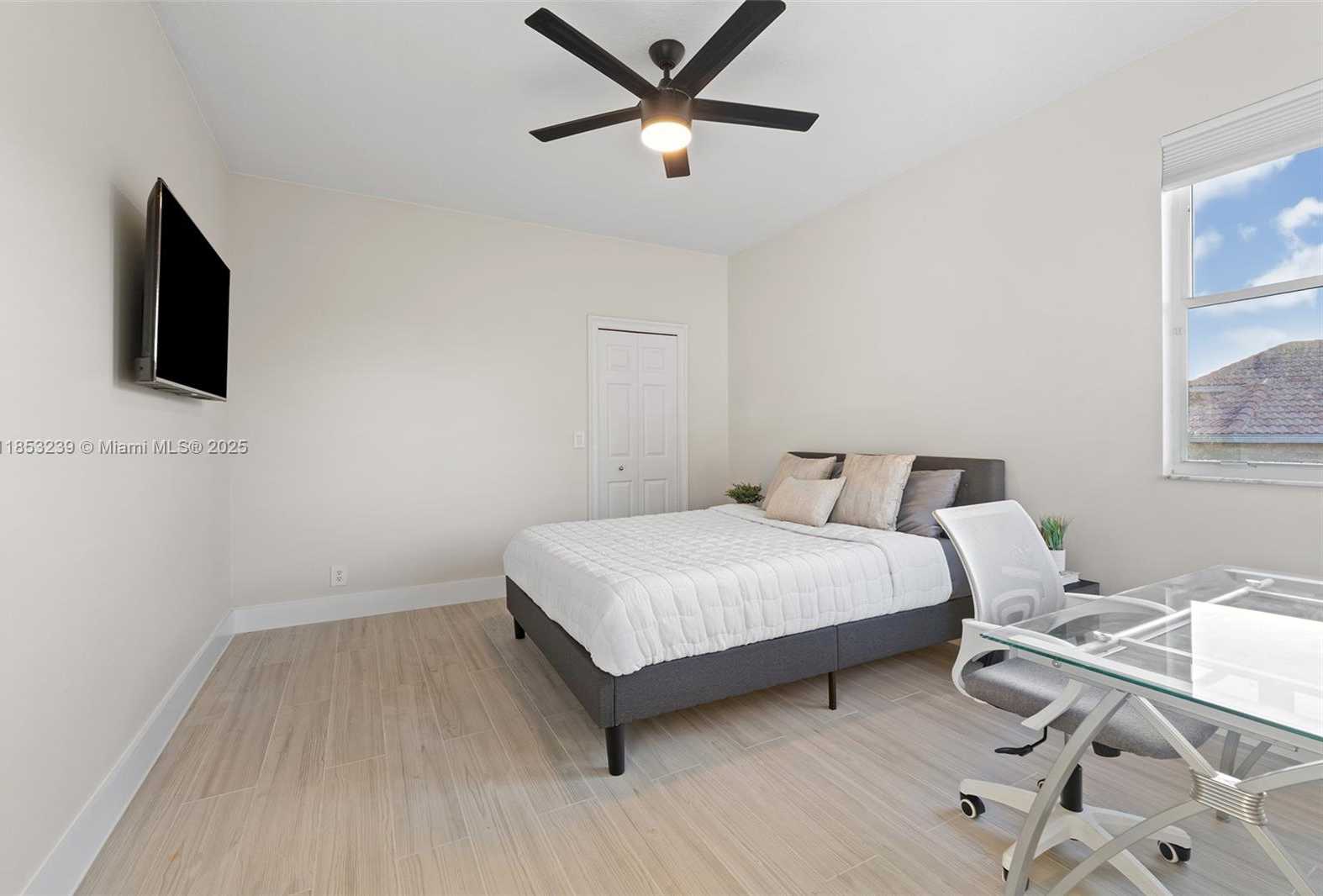 Small Image of 2438 POINCIANA CT, Weston Number 72