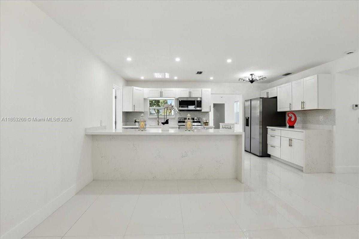 Small Image of 9207 SOUTH WEST 49TH PL, Cooper City Number 14