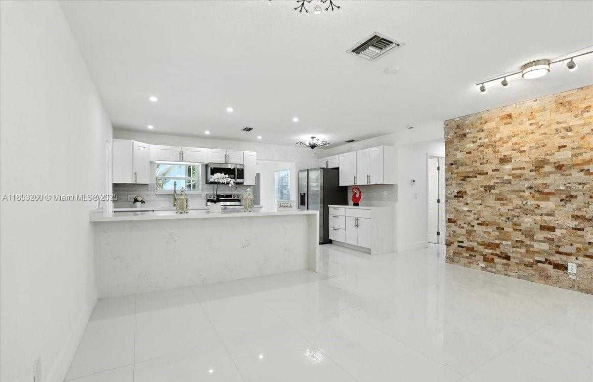 Small Image of 9207 SOUTH WEST 49TH PL, Cooper City Number 15
