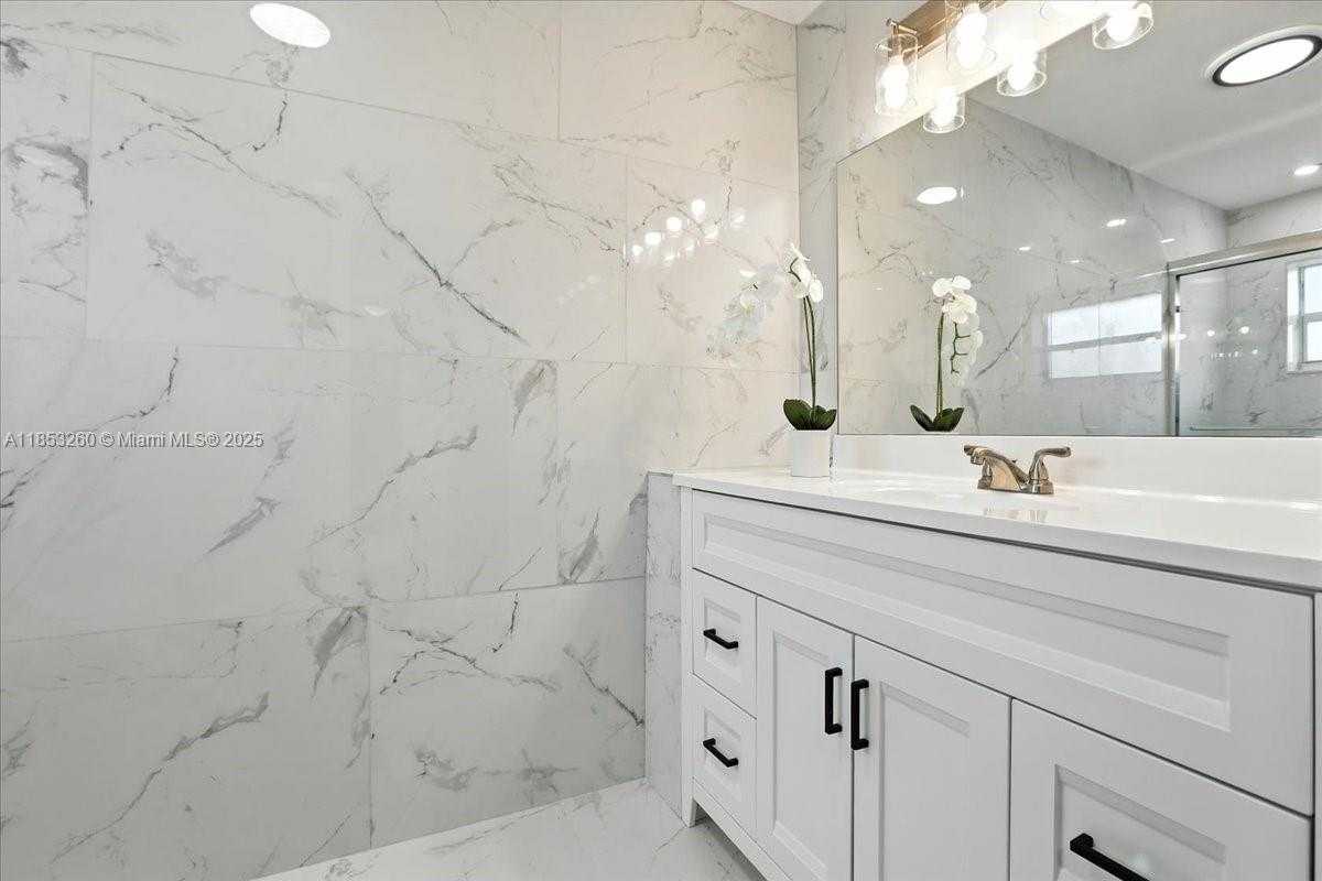 Small Image of 9207 SOUTH WEST 49TH PL, Cooper City Number 20