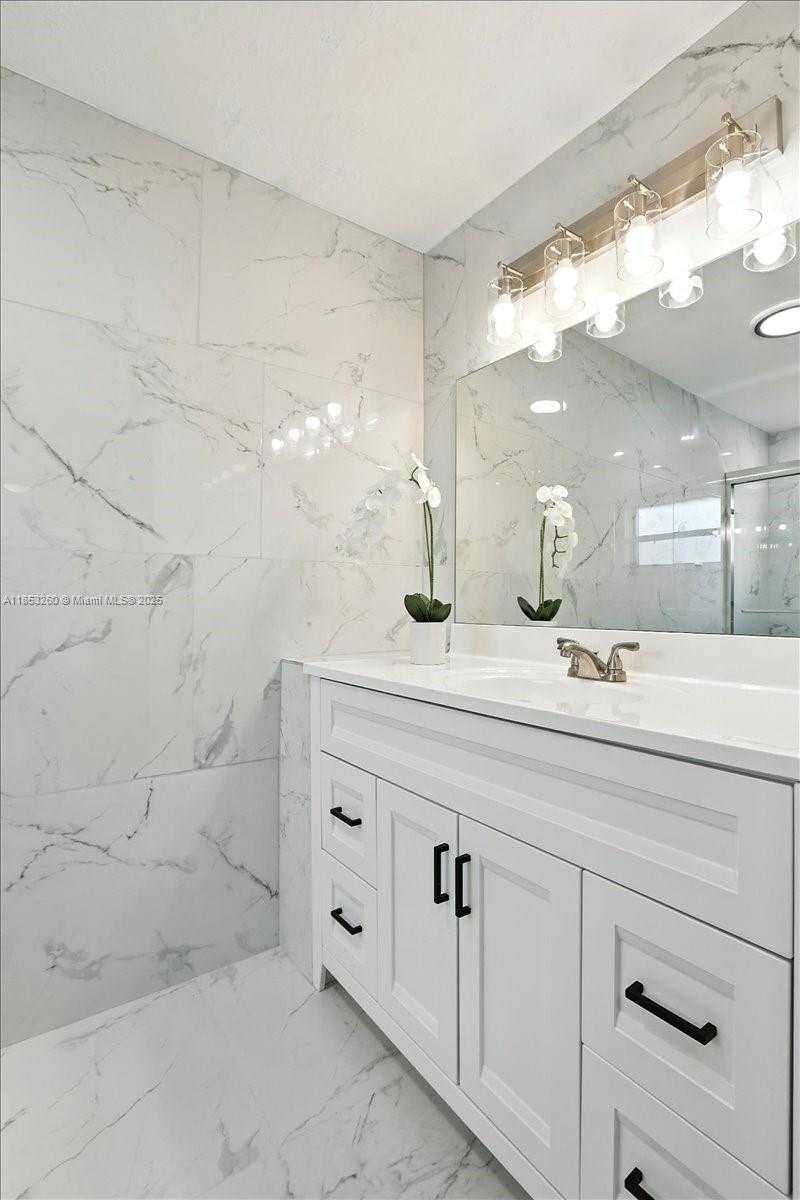 Small Image of 9207 SOUTH WEST 49TH PL, Cooper City Number 21