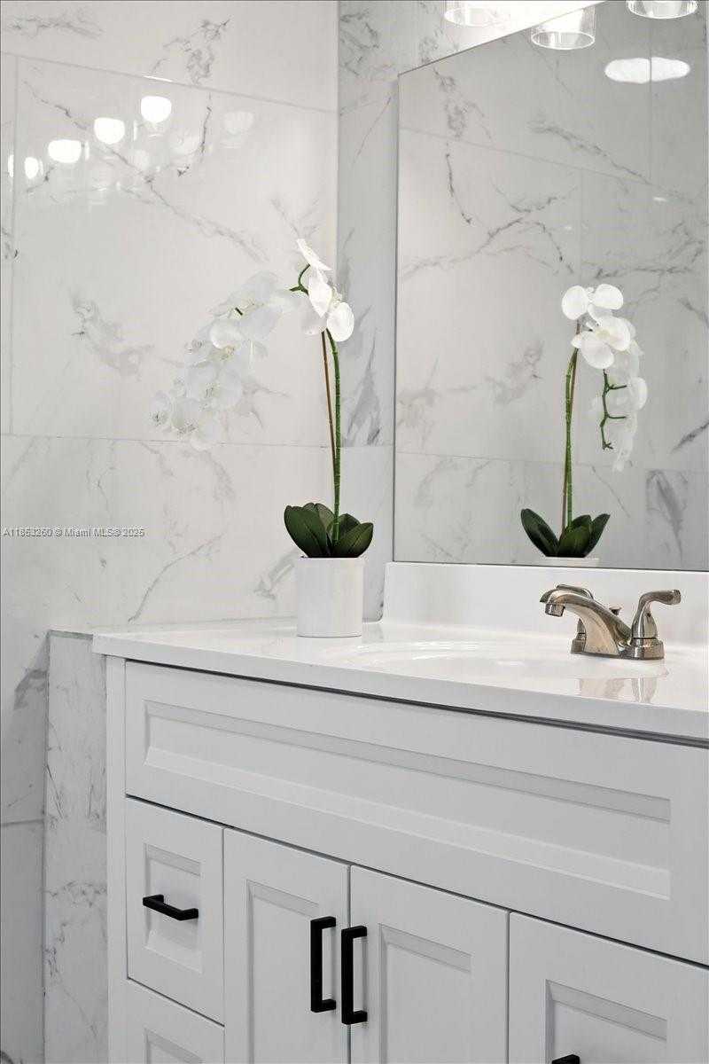 Small Image of 9207 SOUTH WEST 49TH PL, Cooper City Number 22