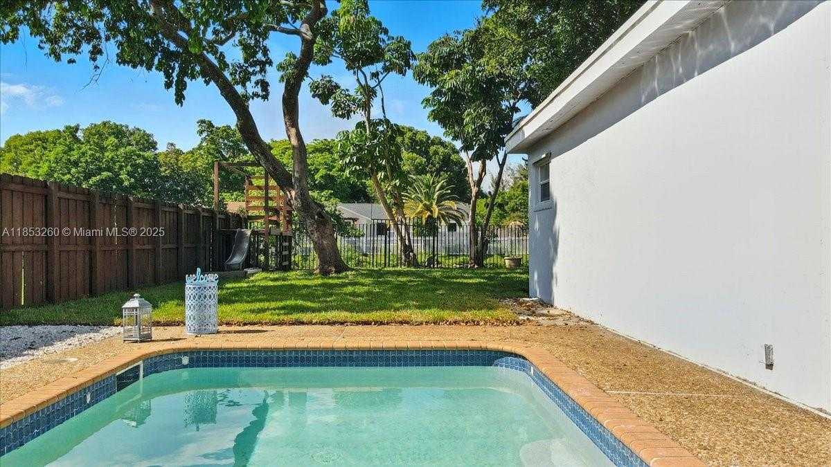 Small Image of 9207 SOUTH WEST 49TH PL, Cooper City Number 33