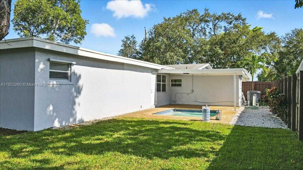 Small Image of 9207 SOUTH WEST 49TH PL, Cooper City Number 37