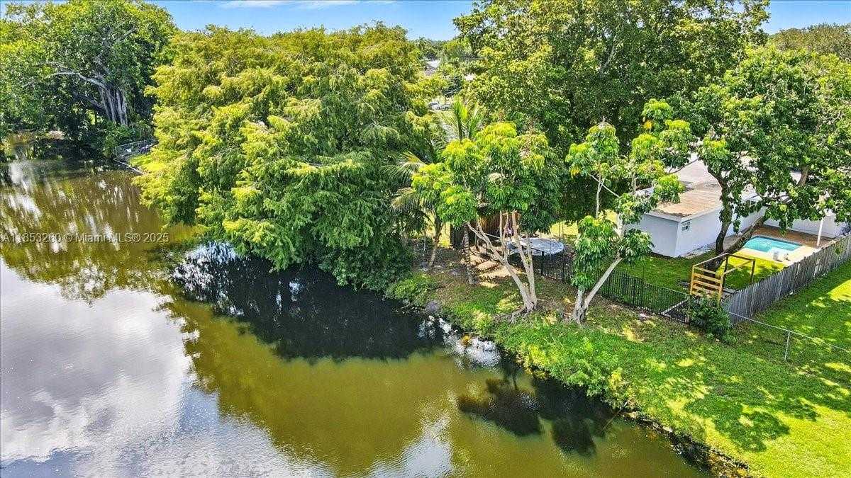 Small Image of 9207 SOUTH WEST 49TH PL, Cooper City Number 40