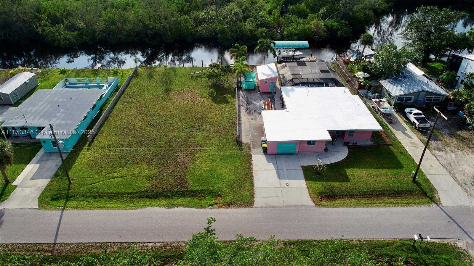 Small Image of 232 DARST AVE, Punta Gorda Number 4