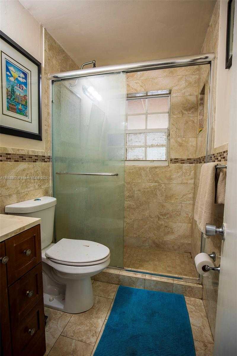 Small Image of 6445 SOUTH FUNSTON ST, Hollywood Number 10