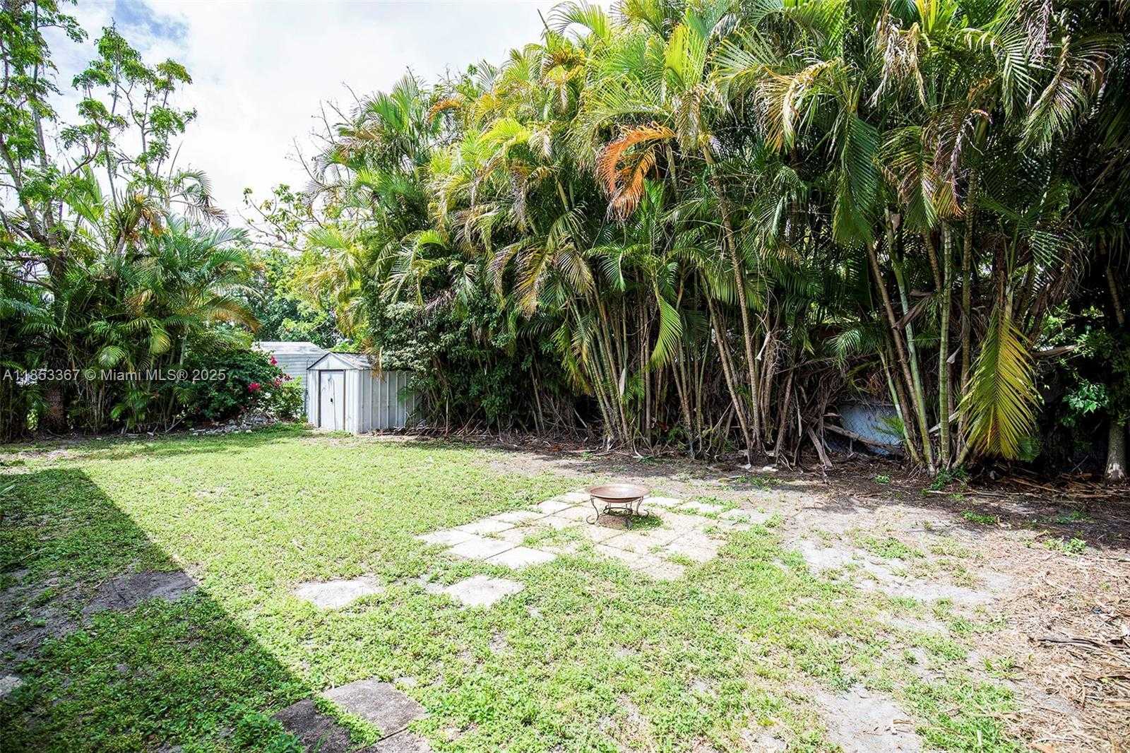 Small Image of 6445 SOUTH FUNSTON ST, Hollywood Number 11