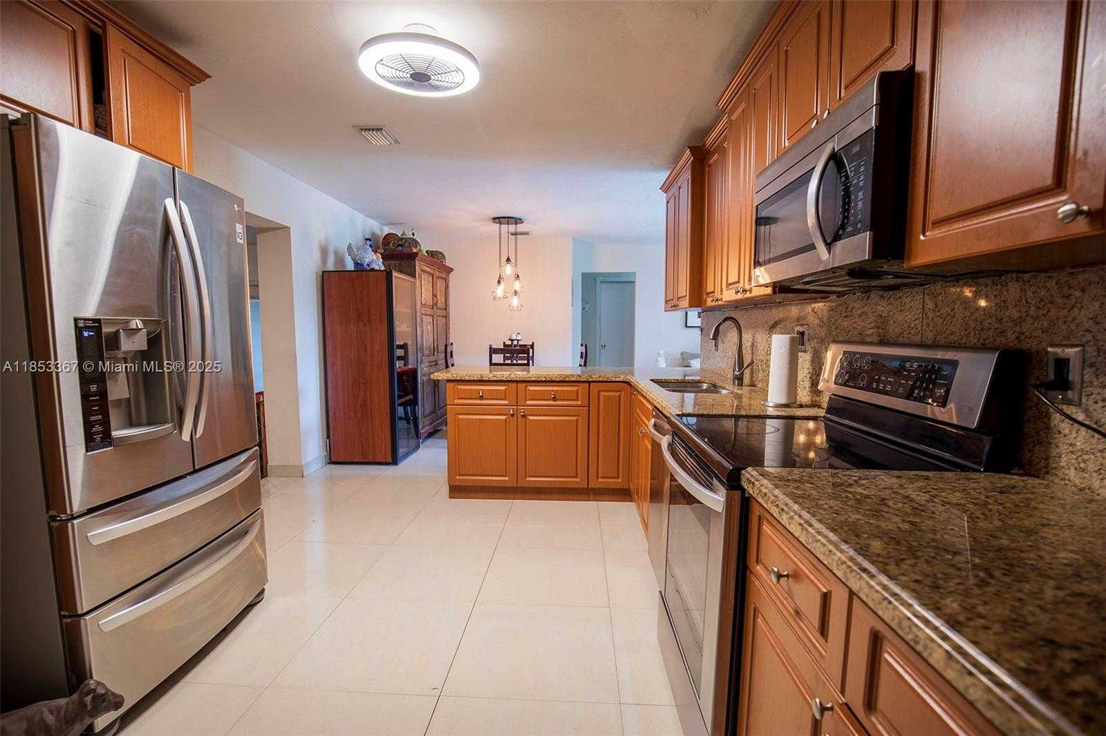 Small Image of 6445 SOUTH FUNSTON ST, Hollywood Number 6